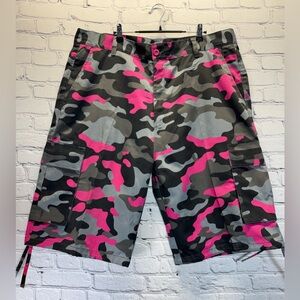 Access shorts, black, gray pink camouflage, Classic Flight Cargo Shorts model 44